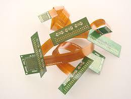 Medição do formato do circuito de uma placa de circuito impresso com um microscópio digital 