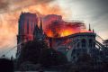 La cattedrale Notre-Dame interessata dall'incendio
