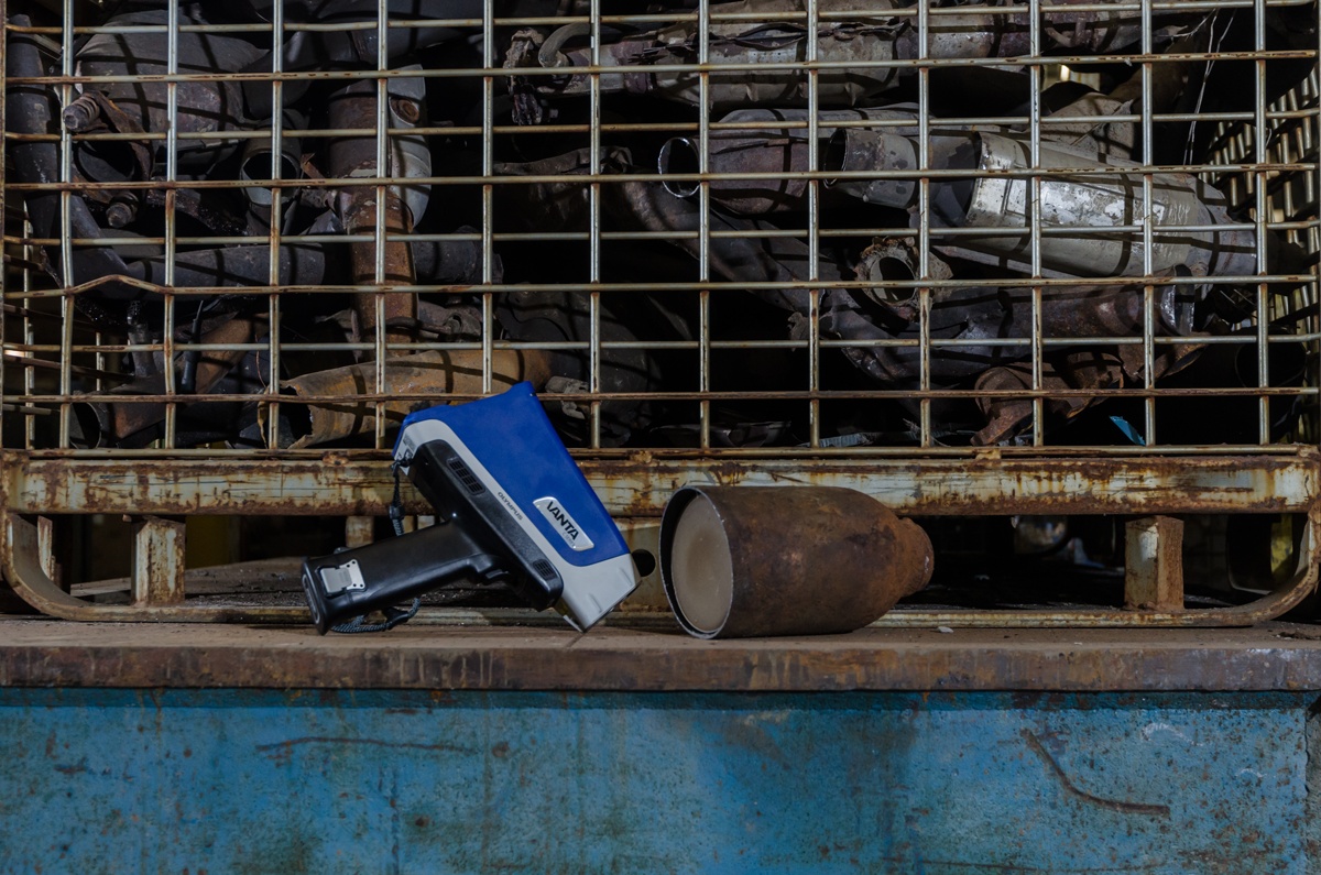 Choose Your XRF Analyzer for Car Catalyst Recycling